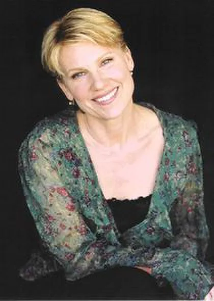 Lindsay Crouse