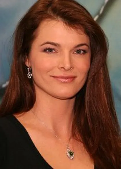 Stephanie Romanov